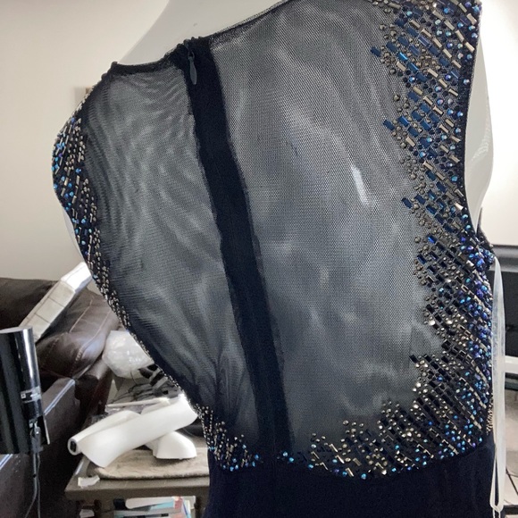 New elegant long dress with built-in bra. - Picture 7 of 9